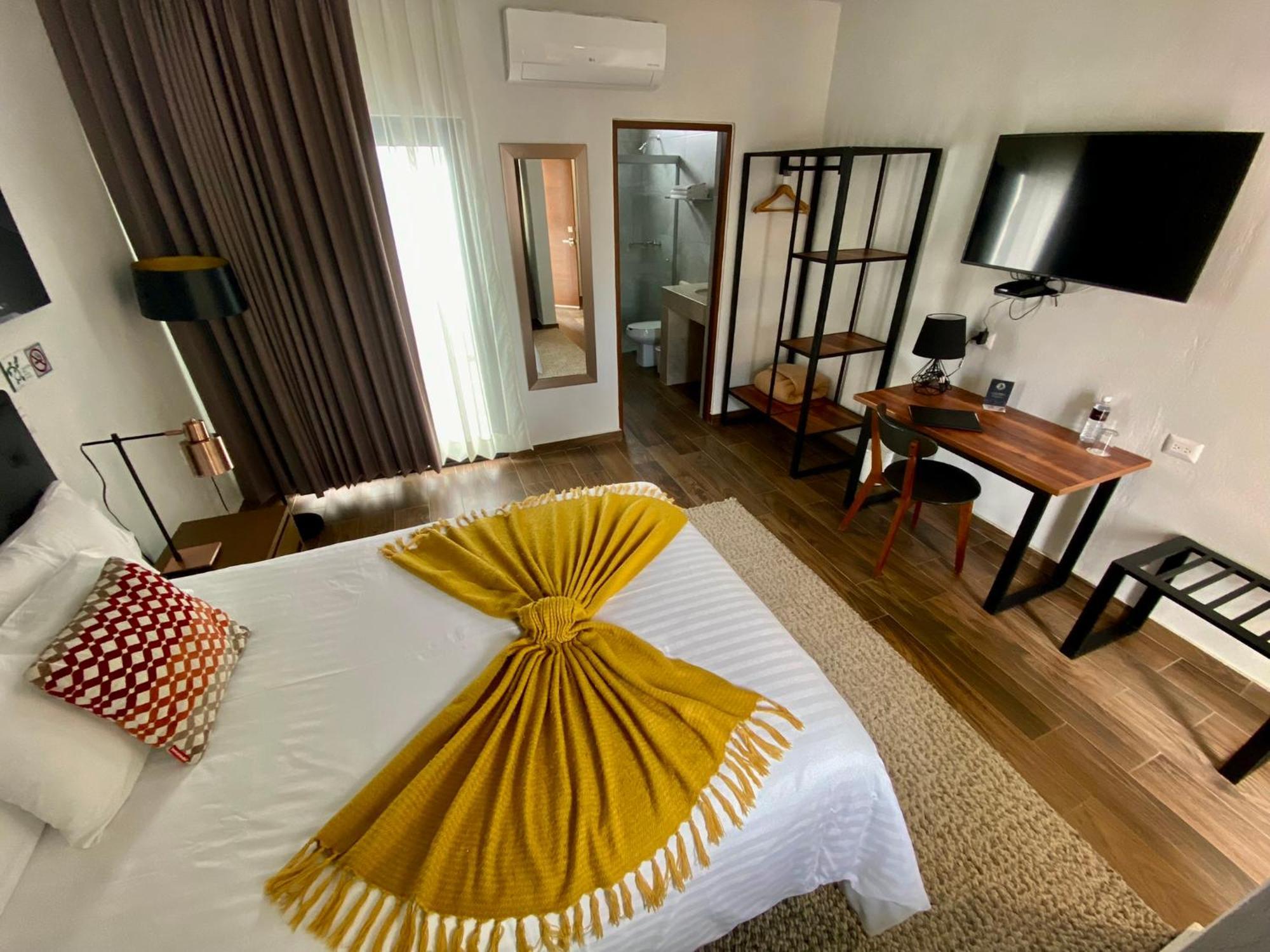 Hotel Mina Real Cedral Esterno foto